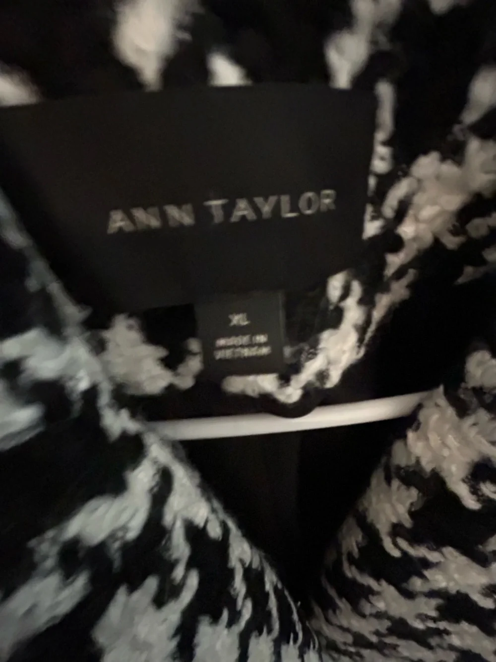 Ann Taylor Black & White Houndstooth long coat - Picture 8 of 8